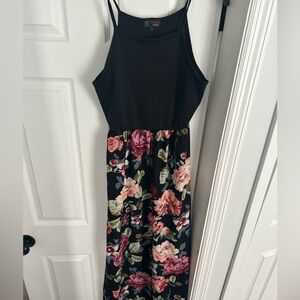 Chic Black Floral Maxi Dress